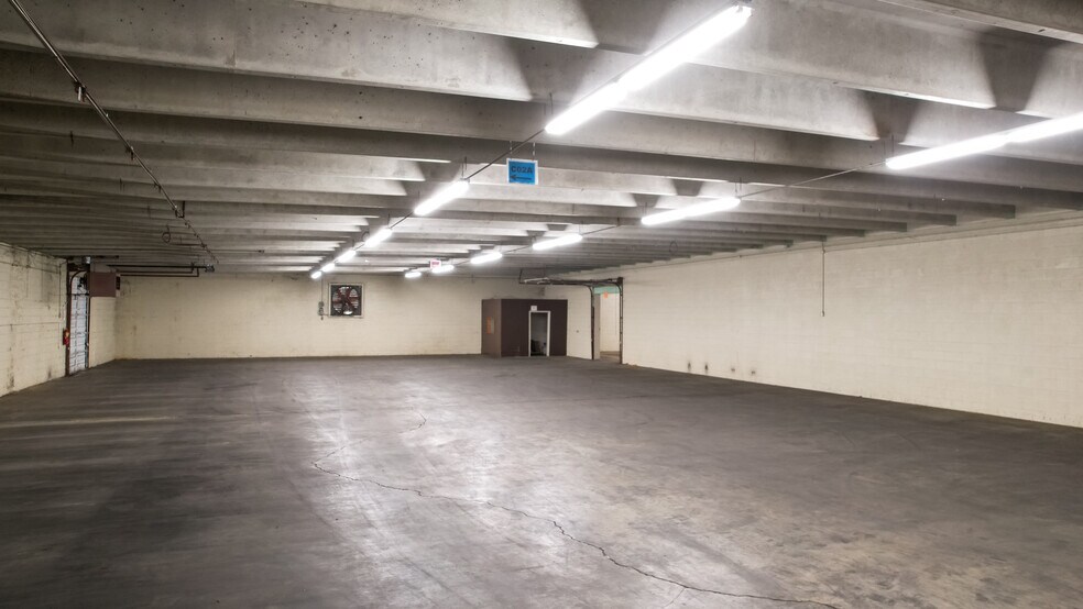 More Photos Of 124 N Charleston St, Blacksburg Warehouse For Sale