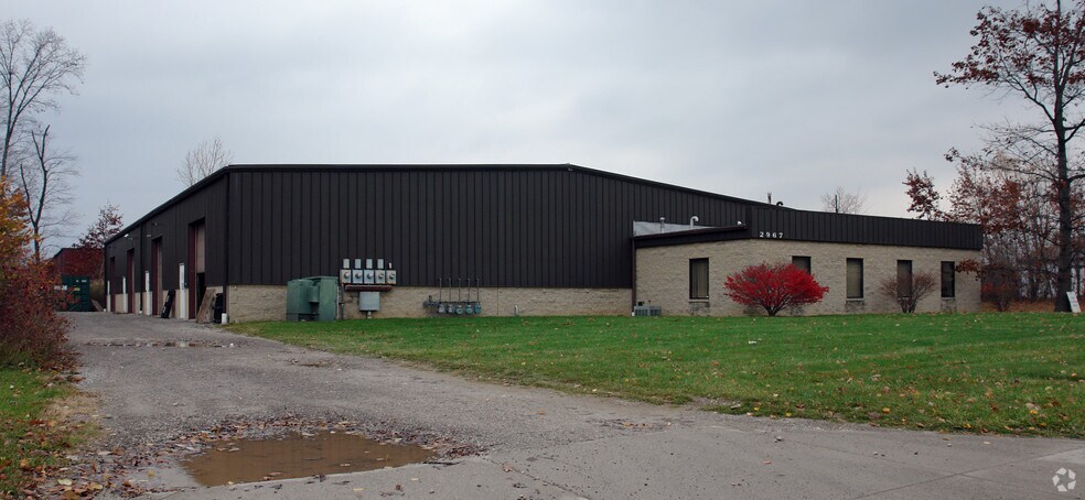 More Photos Of 2967 Nationwide Pky, Brunswick Flex For Lease