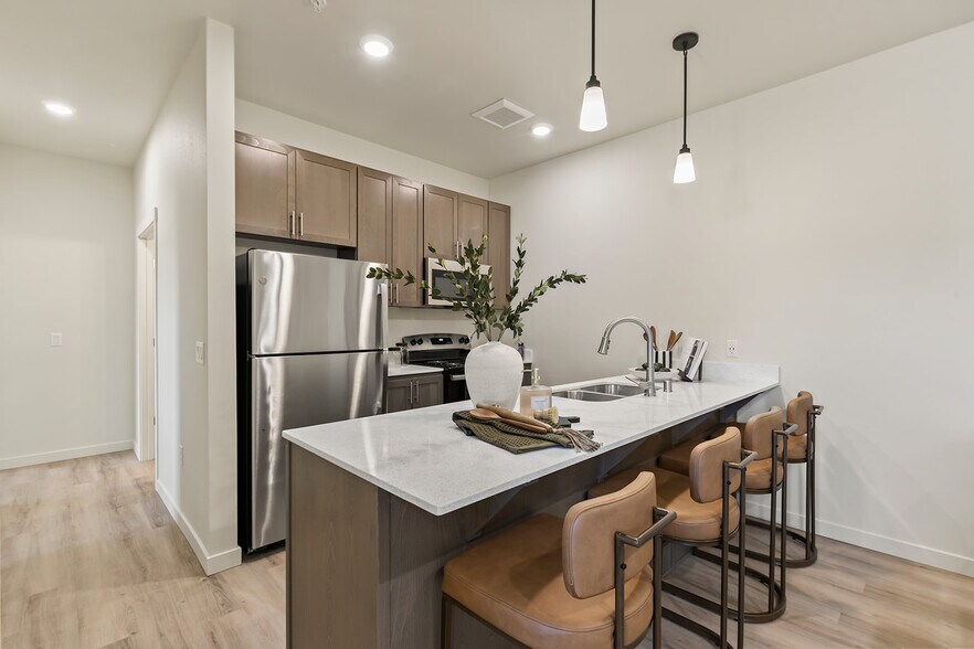 More Photos Of 7011 NE 126th St, Vancouver Apartments For Sale