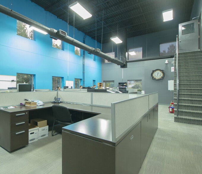 More Photos Of 21 Thornhill Dr, Dartmouth Manufacturing For Sale