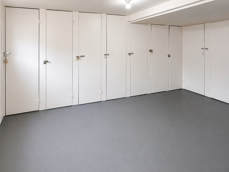 More Photos Of 1025-1049 W Vermont St, Calumet Park Apartments For Sale