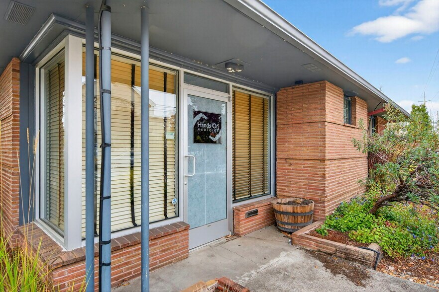 More Photos Of 5311-5315 N Vancouver Ave, Portland Medical For Sale