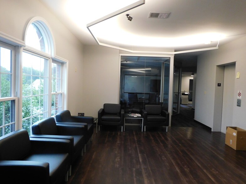 More Photos Of 100 Dorchester Sq, Westerville Medical For Lease