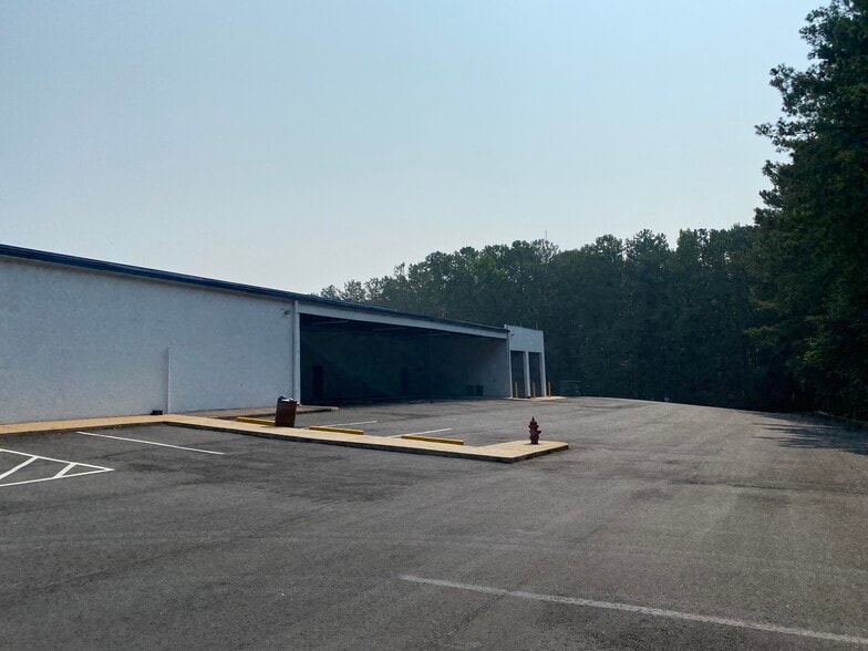 More Photos Of 3024-3052 Miller Rd, Lithonia Warehouse For Lease