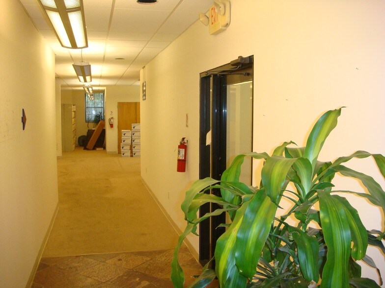 More Photos Of 35 N Tyson Ave, Floral Park Medical For Lease