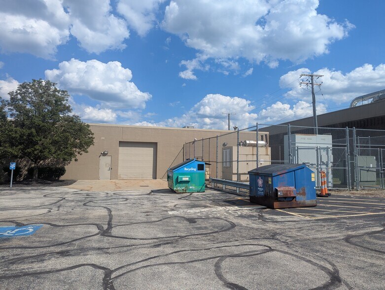 More Photos Of 6262 Cochran Rd, Solon Flex For Sale