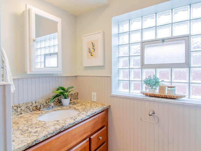 More Photos Of 5036 Tholozan Ave, Saint Louis Multifamily For Sale