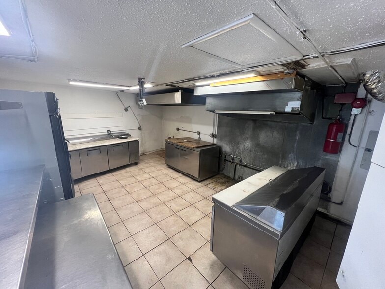 More Photos Of 5830 Gall Blvd, Zephyrhills Restaurant For Lease