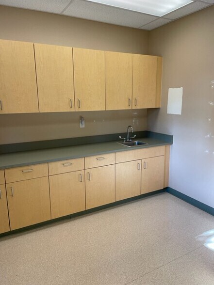More Photos Of 412 W John St, Carson City Medical For Sale