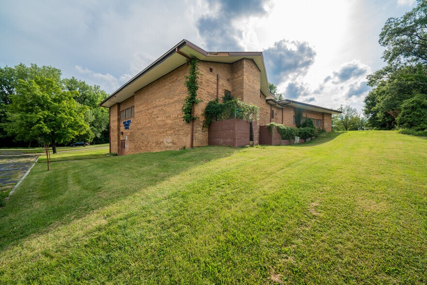 More Photos Of 2618 Bethesda Ave, Columbus Religious Facility For Sale