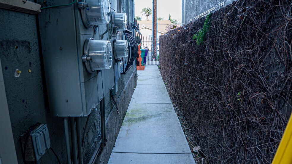More Photos Of 219 Redondo Ave, Long Beach Apartments For Sale