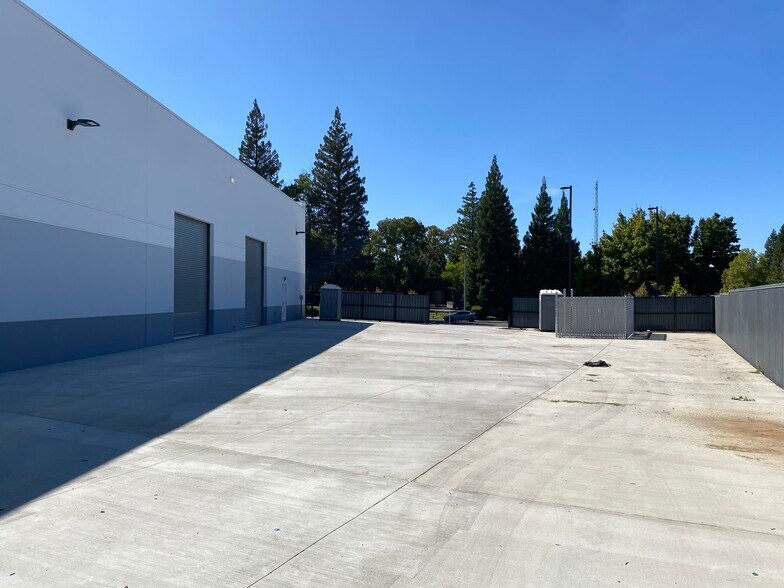 More Photos Of 11201 Sun Center Drive, Rancho Cordova Showroom For Lease
