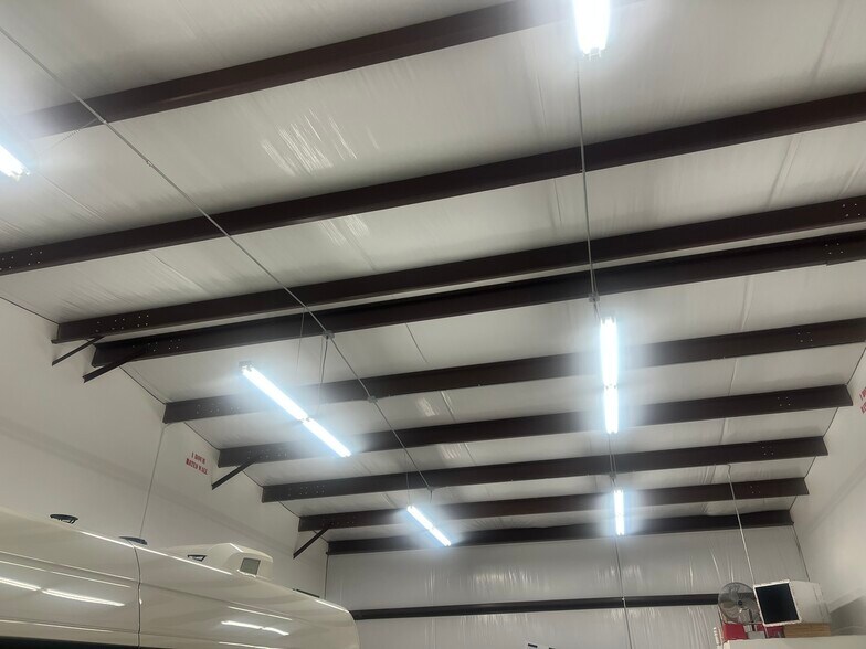 More Photos Of 1220 Huffstetler Dr, Eustis Warehouse For Lease