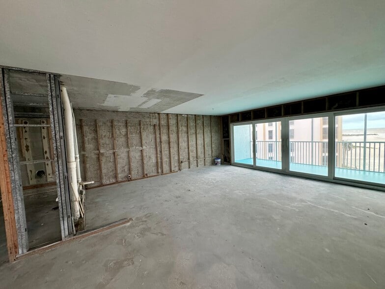 More Photos Of 6530 Estero Blvd, Fort Myers Hotel For Sale