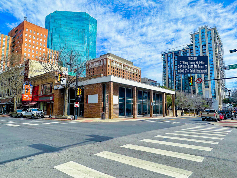 Primary Photo Of 913 Houston St, Fort Worth General Retail For Sale