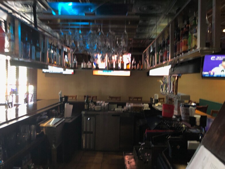 More Photos Of 8797 20th St, Vero Beach Hotel For Lease