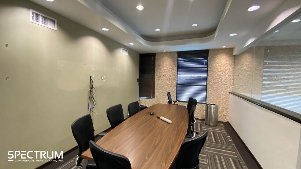 More Photos Of 19835-19839 Nordhoff St, Northridge Office For Lease