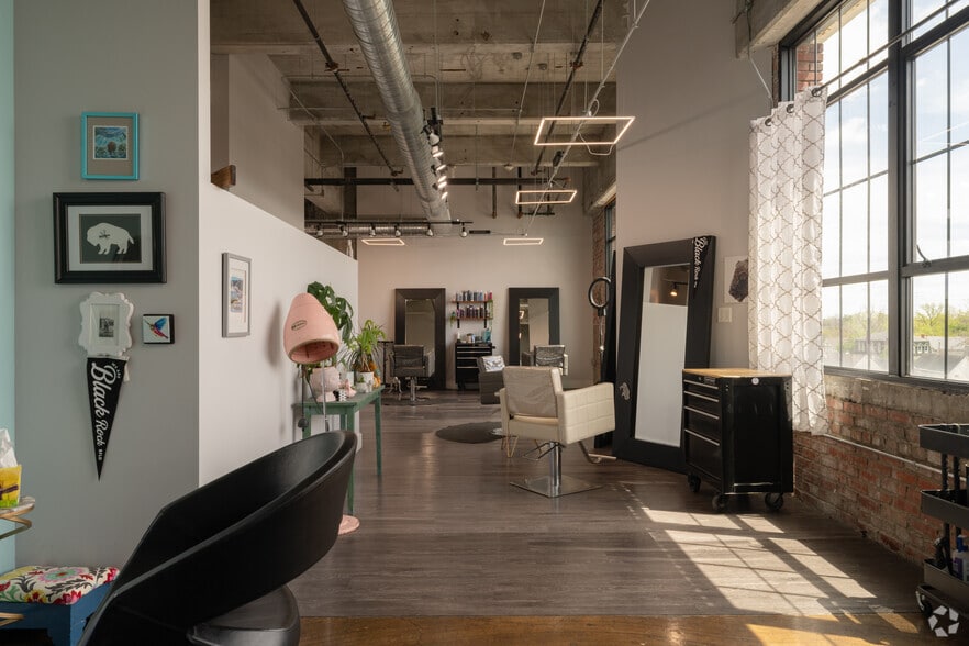 More Photos Of 166 Chandler St, Buffalo Apartments For Lease