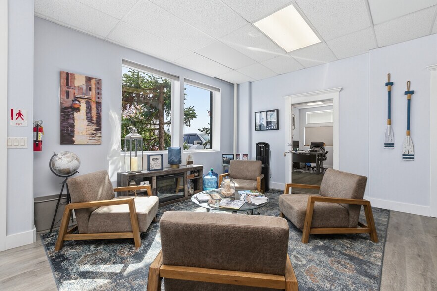 More Photos Of 1202 Commercial Ave, Anacortes Office For Sale