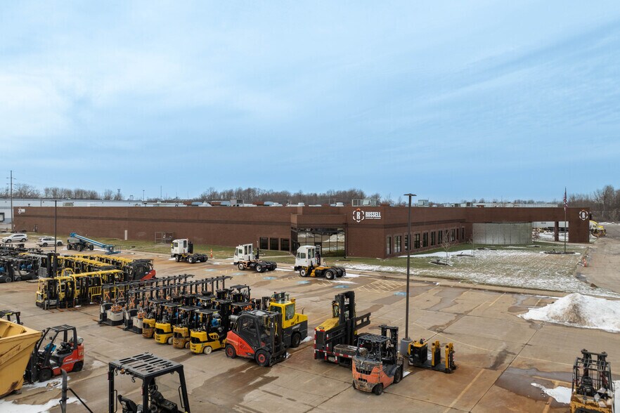 Primary Photo Of 1793 Enterprise Pky, Twinsburg Warehouse For Lease