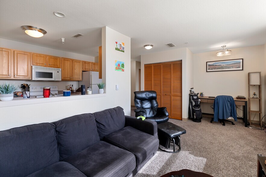 More Photos Of 1120 E Parkway Ave, Oshkosh Multifamily For Sale