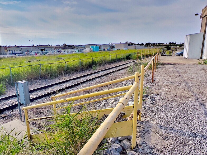 More Photos Of 1717 S 28th St, Clinton Distribution For Lease