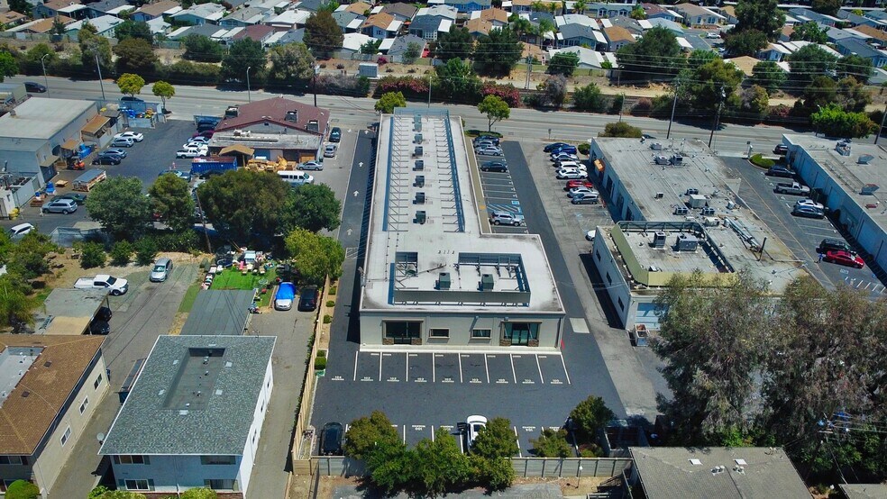 More Photos Of 1080-1098 W Evelyn Ave, Sunnyvale Warehouse For Sale