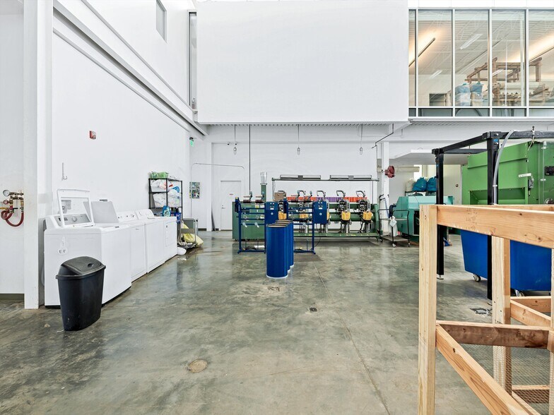 More Photos Of 76 Jupiter Rd, Weaverville Manufacturing For Lease