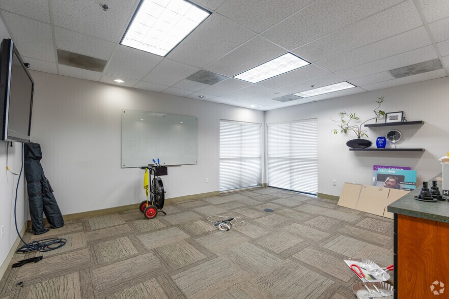 More Photos Of 596 Hoffman Rd, Independence Manufacturing For Sale