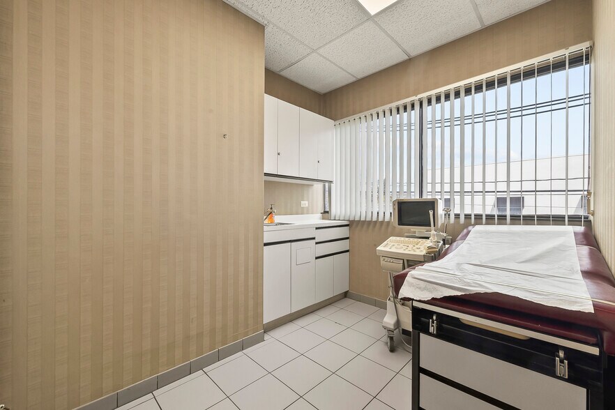 More Photos Of 1001 Clifton Ave, Clifton Medical For Sale