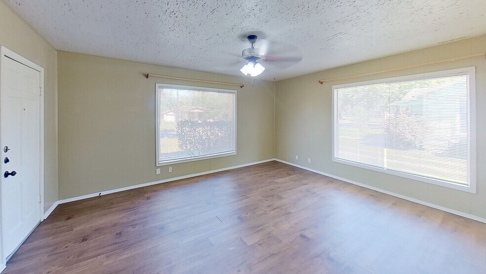More Photos Of 1503 E Virginia Ave, Victoria Apartments For Sale