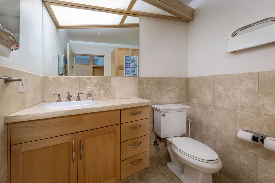 More Photos Of 345 Crown Point Cir, Grass Valley Flex For Lease