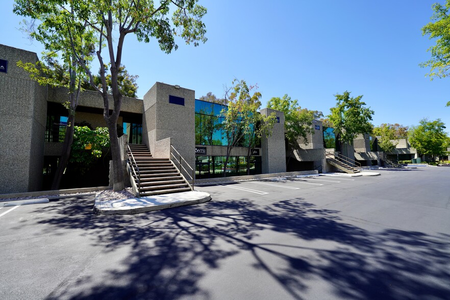 Primary Photo Of 23181 Verdugo Dr, Laguna Hills Research And Development For Lease