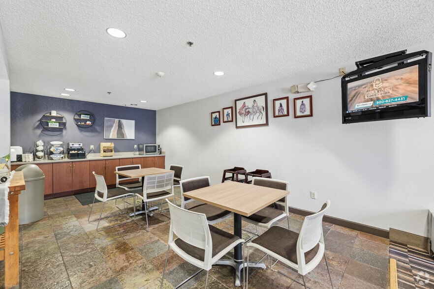 More Photos Of 674 Casino Trl, Cherokee Hotel For Sale