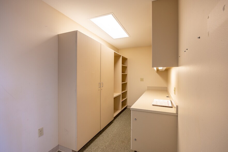 More Photos Of 811 Georgiana St, Port Angeles Medical For Sale