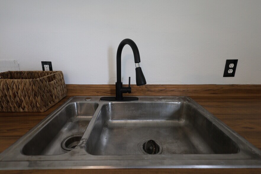 More Photos Of 25377 Welling rd, Welling Apartments For Sale