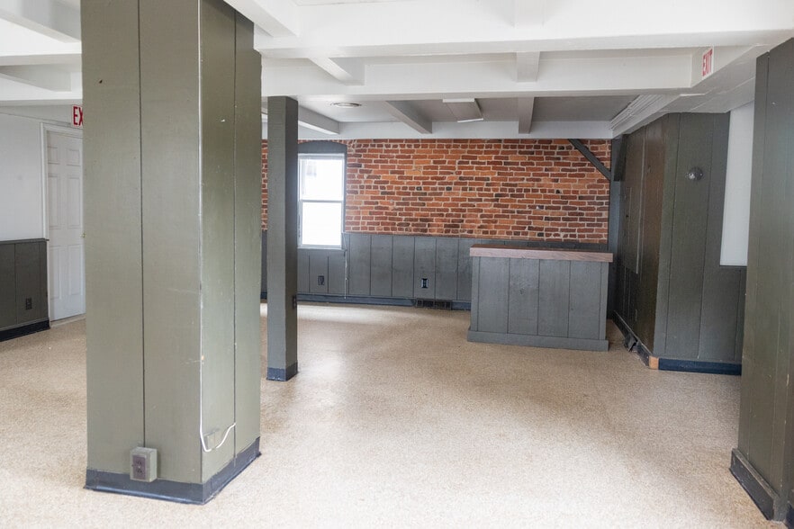 More Photos Of 30 E Main St, Webster Storefront Retail Residential For Lease