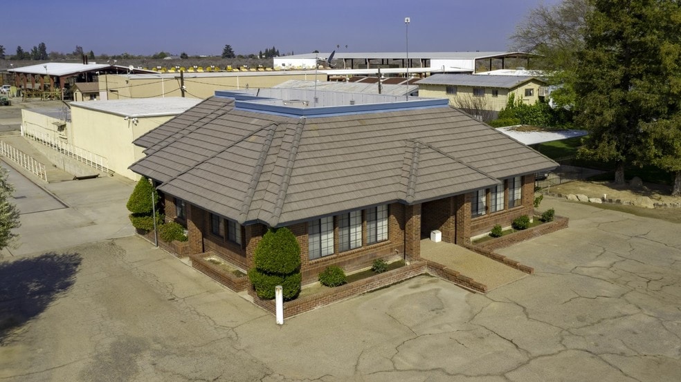 More Photos Of 8008 W Shields Ave, Fresno Food Processing For Sale