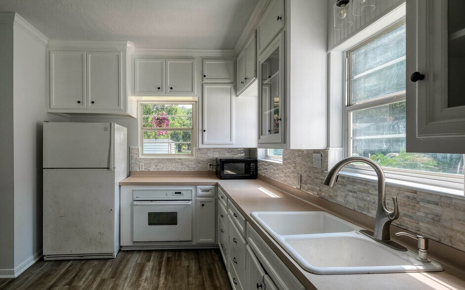 More Photos Of 20515 Kickapoo Rd, Waller Light Distribution For Sale