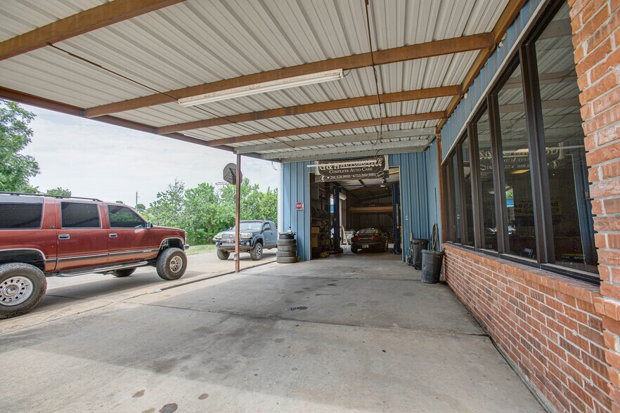 More Photos Of 21123 Rhodes Rd, Spring Auto Repair For Sale