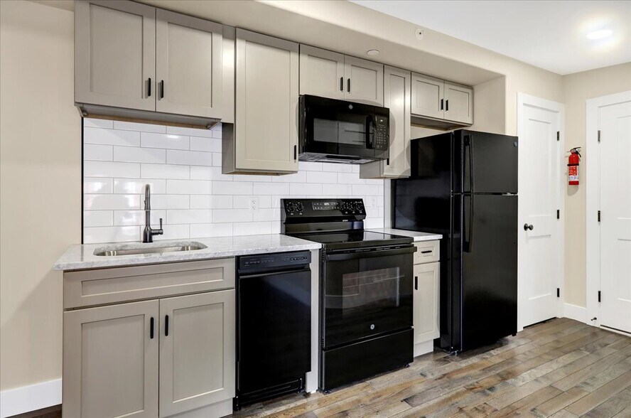 More Photos Of 241 S 5th St, Reading Apartments For Sale