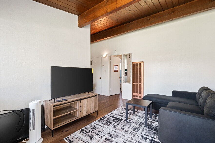 More Photos Of 1030-1040 S 8th St, Fresno Apartments For Sale