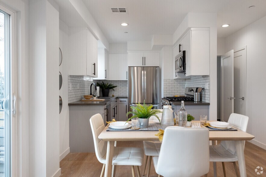 More Photos Of 5631 Whitnall Hwy, North Hollywood Apartments For Sale