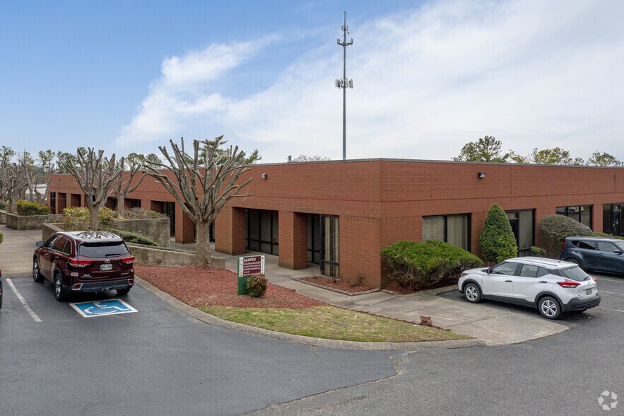 More Photos Of 104-176 Cude Ln, Madison Medical For Lease