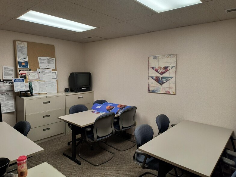 More Photos Of 9105A Indianapolis Blvd, Highland Medical For Lease