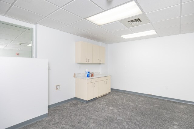 More Photos Of 164 NW Madison St, Lake City Medical For Lease