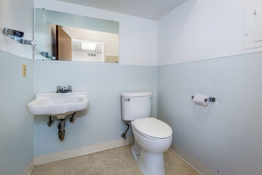 More Photos Of 741-749 Maltman Dr, Grass Valley Office For Sale