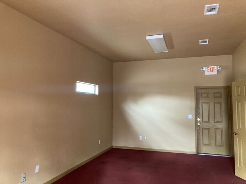 More Photos Of 1005 N 10th, Killeen Office Residential For Lease
