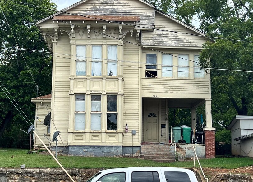 Primary Photo Of 209 Aid Ave, West Plains Apartments For Sale