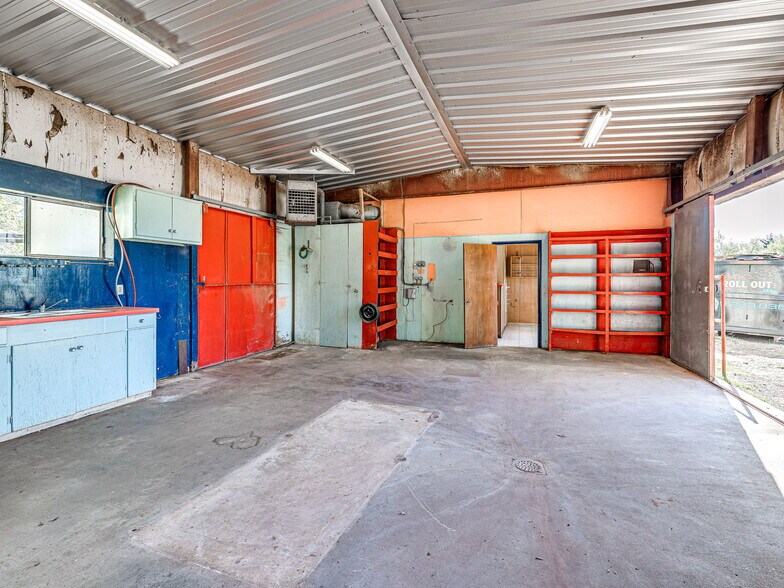 More Photos Of 601 Cimarron Rd, Tuttle Specialty For Sale